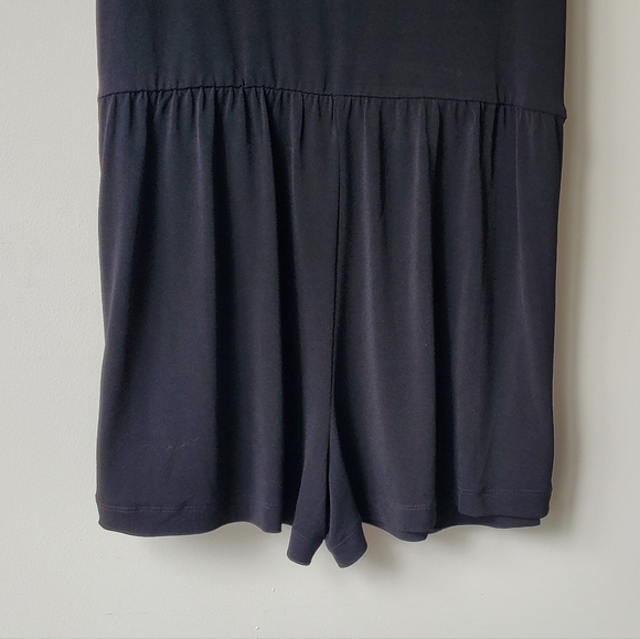 NWT BCBGeneration Vneck Romper - Picture 12 of 13